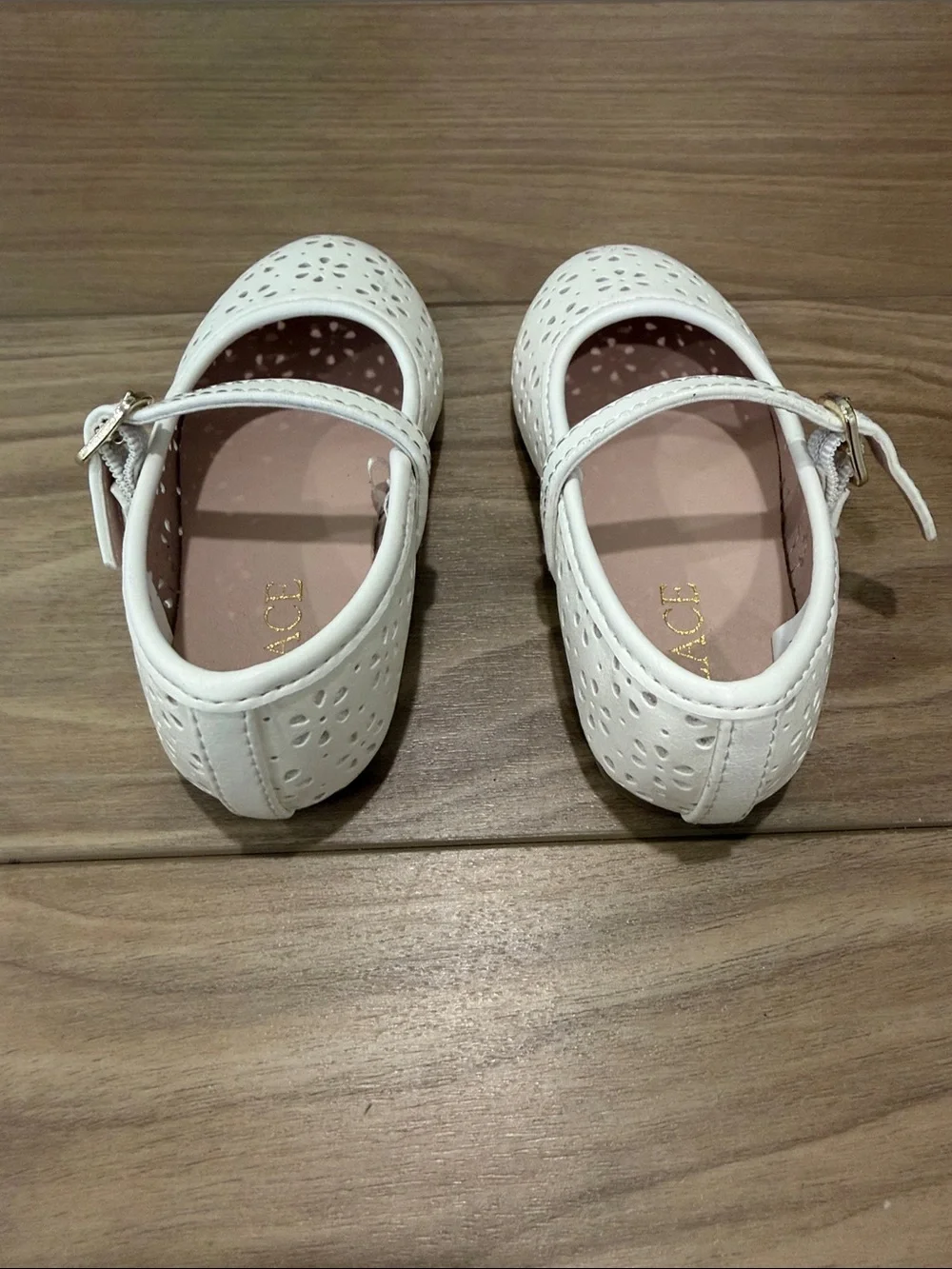 Girls' White Floral Cutout Mary Jane Shoes